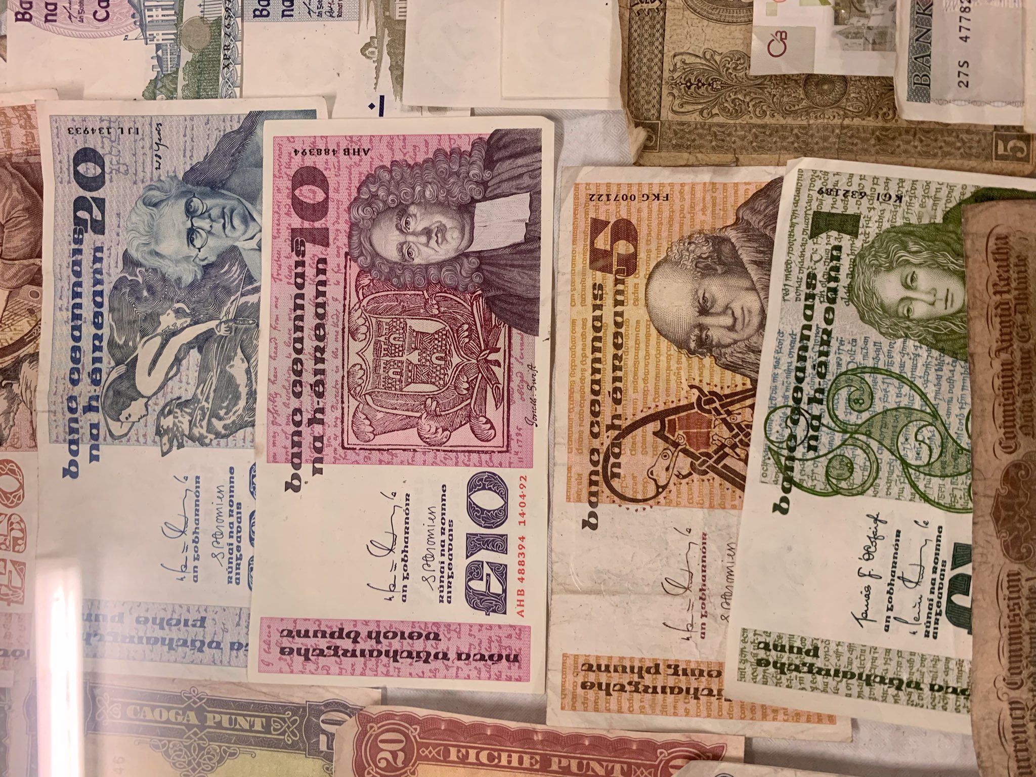 You are currently viewing Identity, Nostalgia, and Money: The Rich Cultural Legacy of Ireland’s Pre-Euro Currency | Irish Punt Series B Banknotes